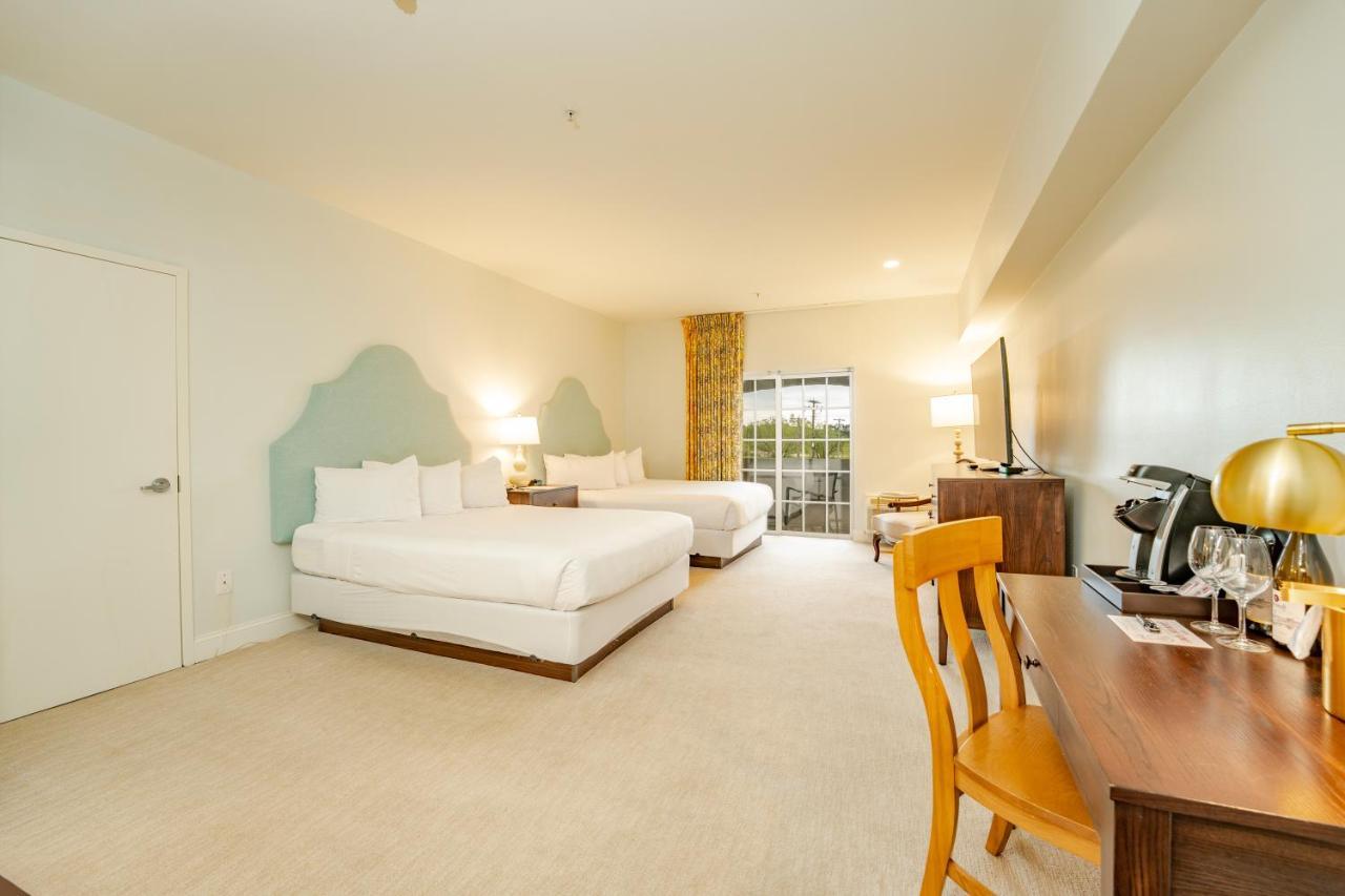 Chateau Renault Hotel Egg Harbor City