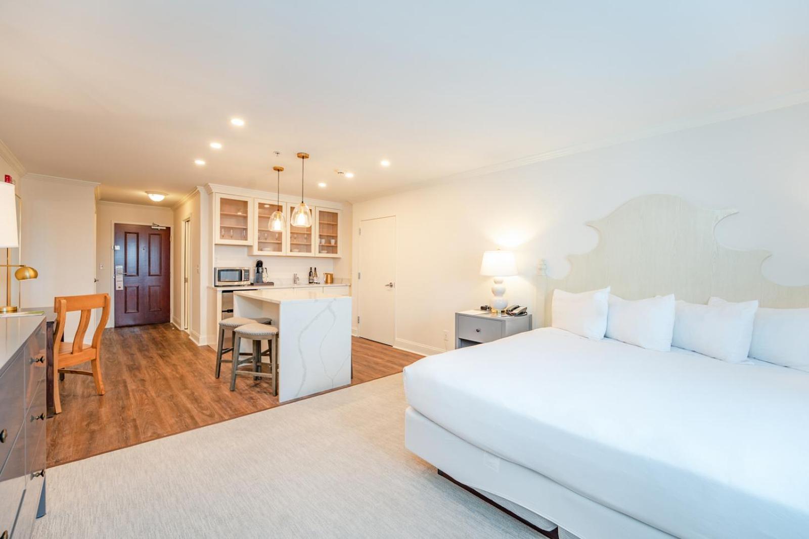 Chateau Renault 3* Egg Harbor City